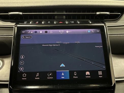 Used 2023 Jeep Grand Cherokee Limited w/ Luxury Tech Group II image 9