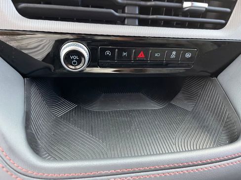 Used 2025 Ford Explorer Active image 34