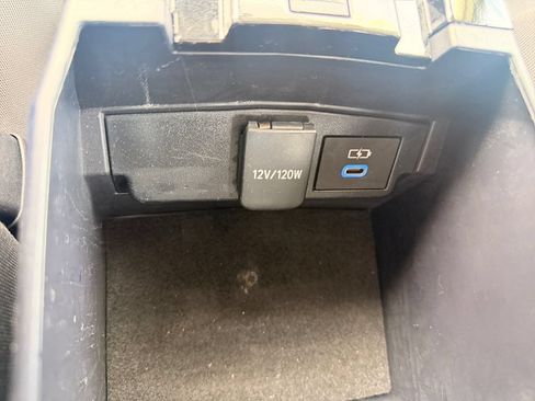 Used 2022 Toyota Corolla LE FWD image 15