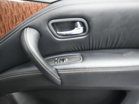 Used 2018 Nissan Armada SL w/ Moonroof Package image 17