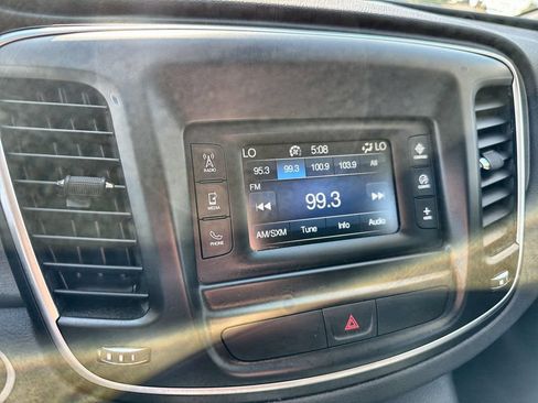 Used 2016 Chrysler 200 Limited w/ Convenience Group FWD image 21