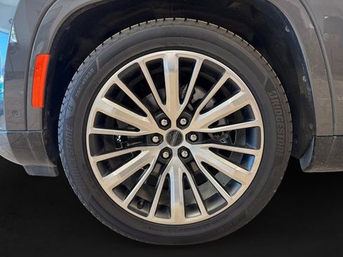 Used 2024 Jeep Grand Wagoneer Series III AWD/4WD image 9