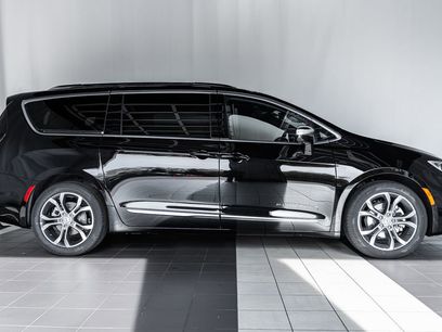 New 2026 Chrysler Pacifica Pinnacle