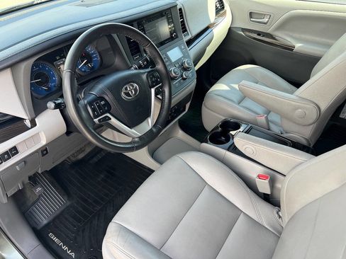 Used 2018 Toyota Sienna XLE Premium image 15