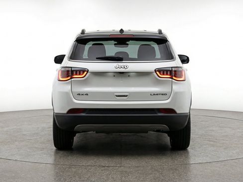 Used 2025 Jeep Compass Limited AWD/4WD image 7