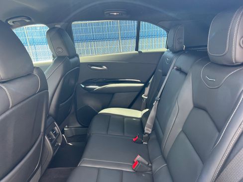 Used 2024 Cadillac XT4 Luxury w/ Cold Weather Package FWD image 19