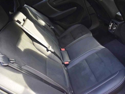 Used 2019 Volvo XC40 T5 R-Design AWD/4WD image 49