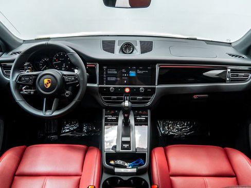 New 2026 Porsche Macan Turbo image 21