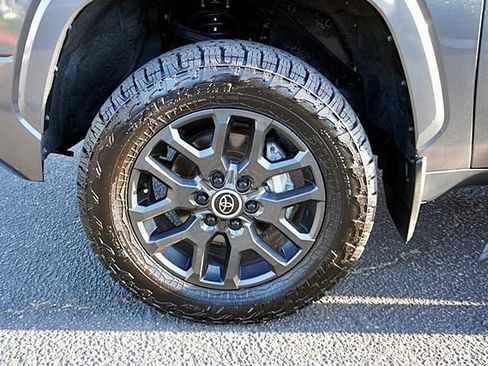 Used 2022 Toyota Tundra Capstone AWD/4WD image 17