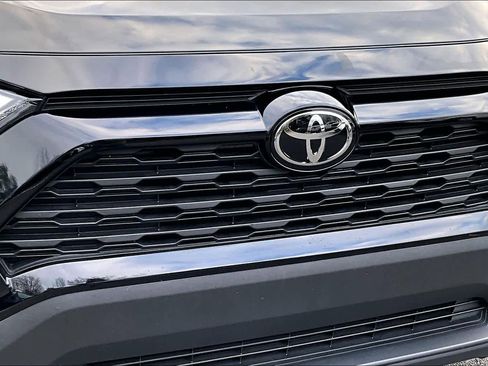 Used 2024 Toyota RAV4 XLE image 28