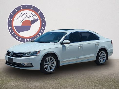 Used 2017 Volkswagen Passat 1.8T SE FWD image 2
