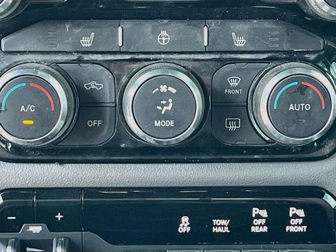 Used 2022 RAM 1500 Big Horn AWD/4WD image 16