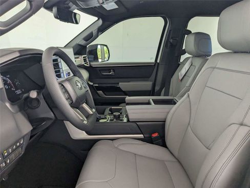 New 2026 Toyota Tundra Limited AWD/4WD image 8