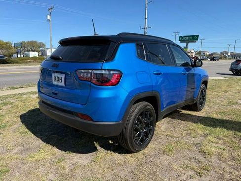 Certified 2024 Jeep Compass Latitude w/ Altitude Special Edition AWD/4WD image 7