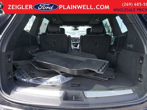 Used 2024 Cadillac XT6 Premium Luxury w/ LPO, Floor Liner Package AWD/4WD image 10