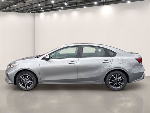 Certified 2023 Kia Forte LXS FWD image 5