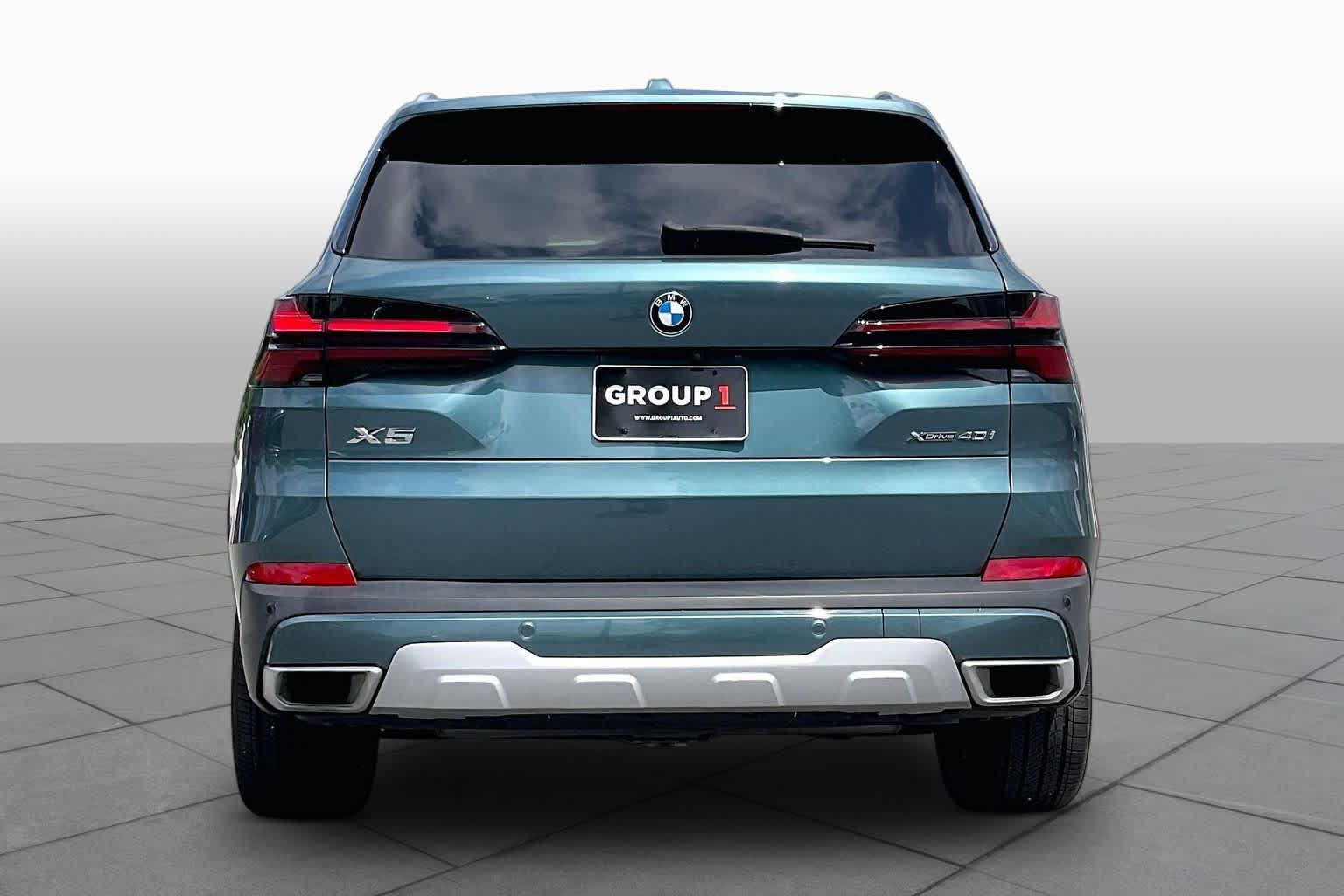 Used 2024 BMW X5 xDrive40i w/ Premium Package AWD/4WD image 4