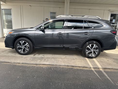 Used 2021 Subaru Outback Touring w/ Popular Package #2 AWD/4WD image 8
