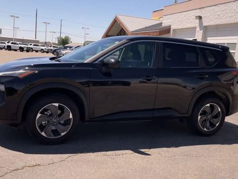 Used 2025 Nissan Rogue SV AWD/4WD image 6