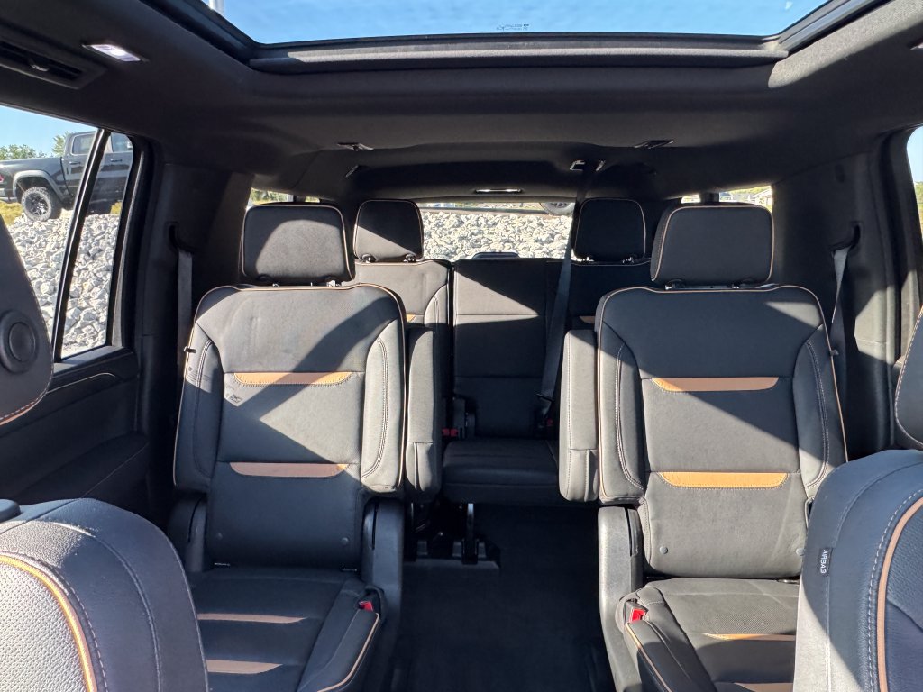 Used 2022 GMC Yukon XL AT4 AWD/4WD image 25