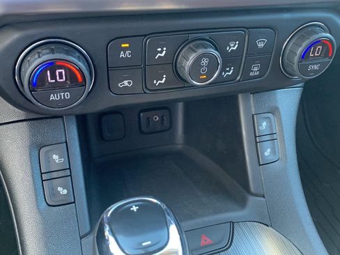 Used 2018 GMC Acadia SLT w/ LPO, Protection Package AWD/4WD image 10