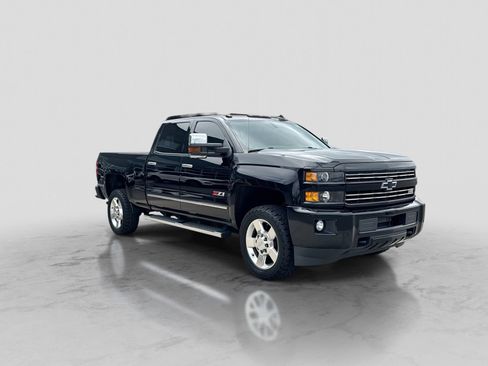 Used 2019 Chevrolet Silverado 2500 LT w/ Custom Sport Edition AWD/4WD image 10