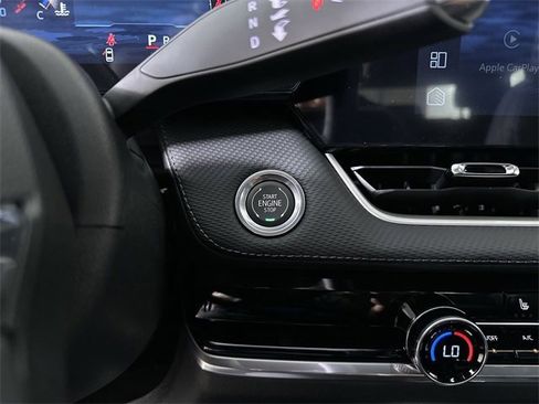 New 2026 Chevrolet Equinox LT w/ Convenience Package II image 17