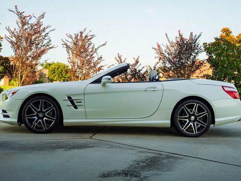 Used 2015 Mercedes-Benz SL 550 image 3