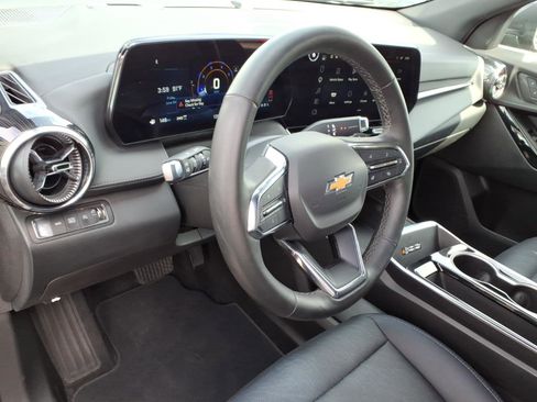 Used 2025 Chevrolet Equinox LT w/ Convenience Package II AWD/4WD image 8