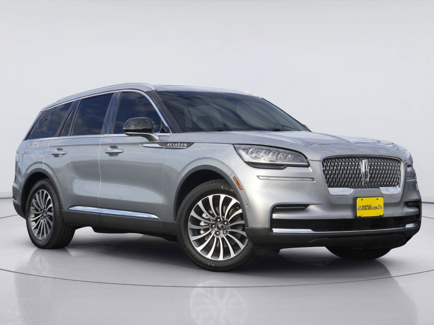 Used 2024 Lincoln Aviator Reserve w/ Equipment Group 201A AWD/4WD image 2