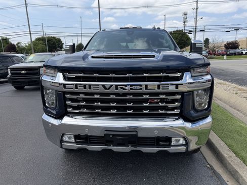 Used 2020 Chevrolet Silverado 2500 LTZ AWD/4WD image 3