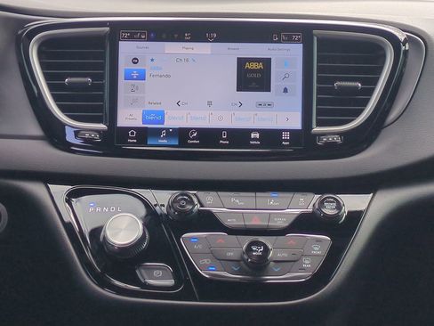 New 2026 Chrysler Voyager LX image 17