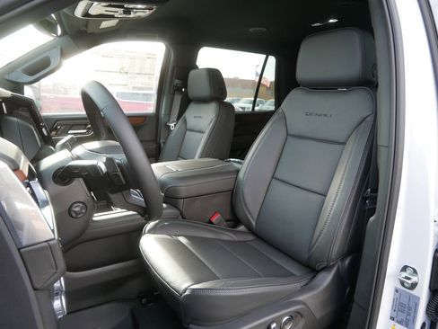 New 2026 GMC Yukon Denali image 5