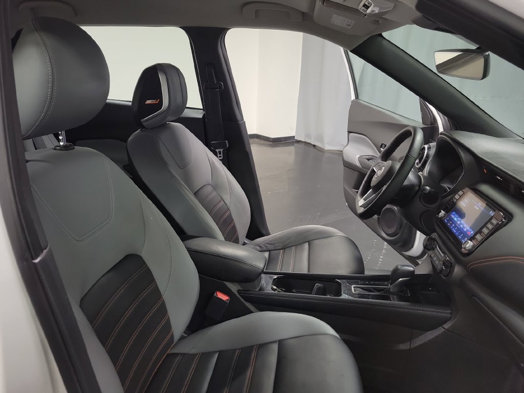 Used 2023 Nissan Kicks SR w/ SR Premium Package FWD image 34