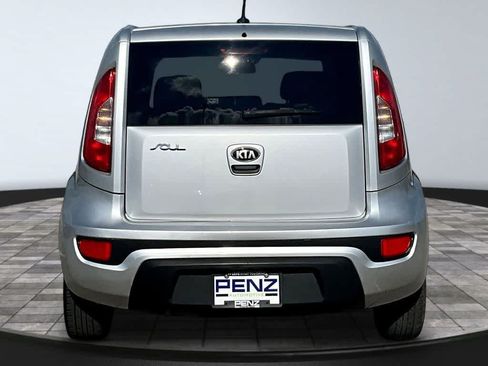Used 2013 Kia Soul + FWD image 6