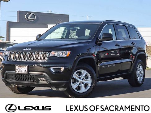 Used 2017 Jeep Grand Cherokee Laredo image 1