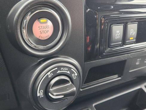 Used 2024 Nissan Titan SV w/ SV Bronze Edition Package image 25