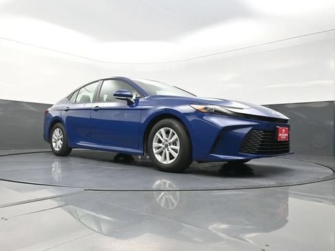 Used 2026 Toyota Camry LE w/ Convenience Package FWD image 31