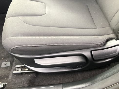 Used 2023 Hyundai Elantra SEL w/ Convenience Package image 13