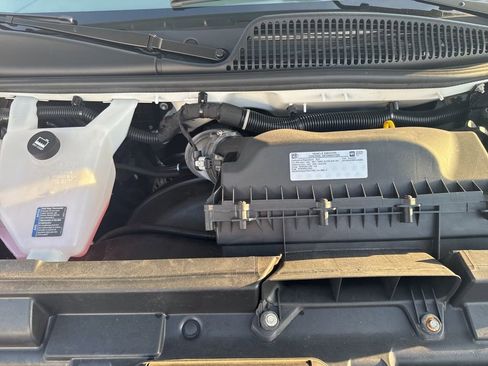 Used 2023 Chevrolet Express 2500 w/ Driver Convenience Package image 30