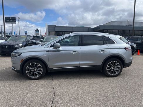 Used 2022 Lincoln Nautilus Reserve image 2