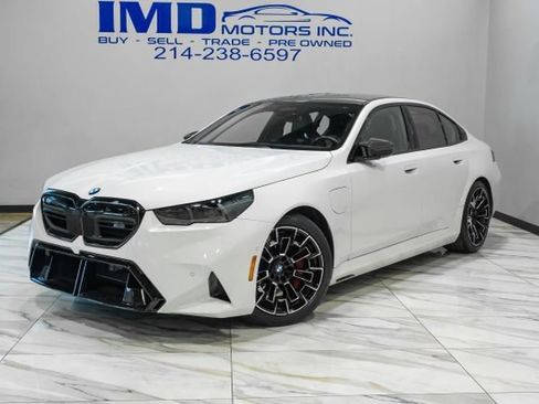 Used 2025 BMW M5 w/ Carbon Package AWD/4WD image 3