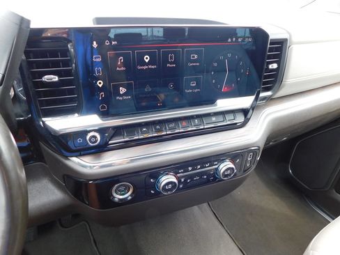 Used 2023 GMC Sierra 1500 SLT AWD/4WD image 37