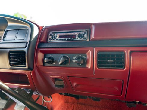 Used 1997 Ford F250 4x4 Regular Cab Heavy Duty image 33