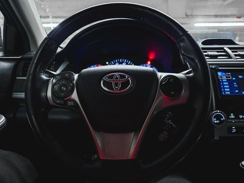 Used 2014 Toyota Camry SE FWD image 23