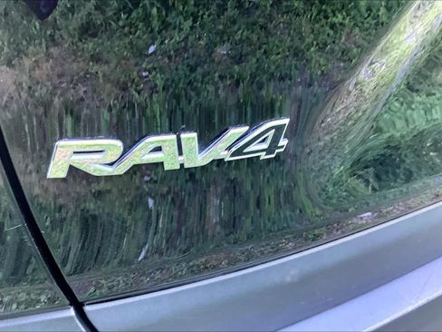 Used 2025 Toyota RAV4 XLE FWD image 10