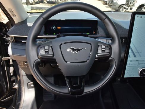 Used 2025 Ford Mustang Mach-E Premium image 22