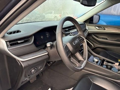 Used 2023 Jeep Grand Cherokee L Limited image 8