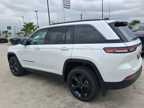 New 2026 Jeep Grand Cherokee Limited w/ Limited Altitude Package RWD image 5