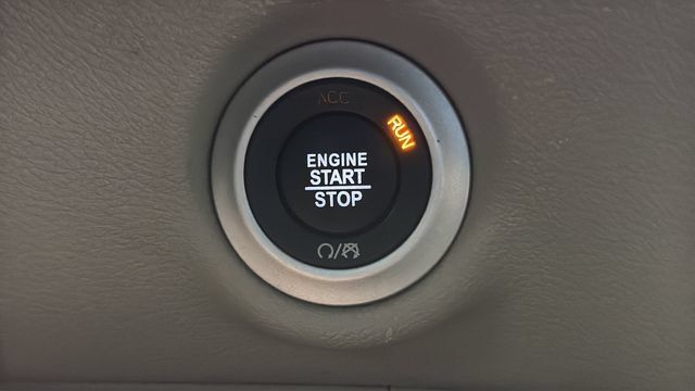 Used 2024 Chrysler Pacifica Touring-L FWD image 34